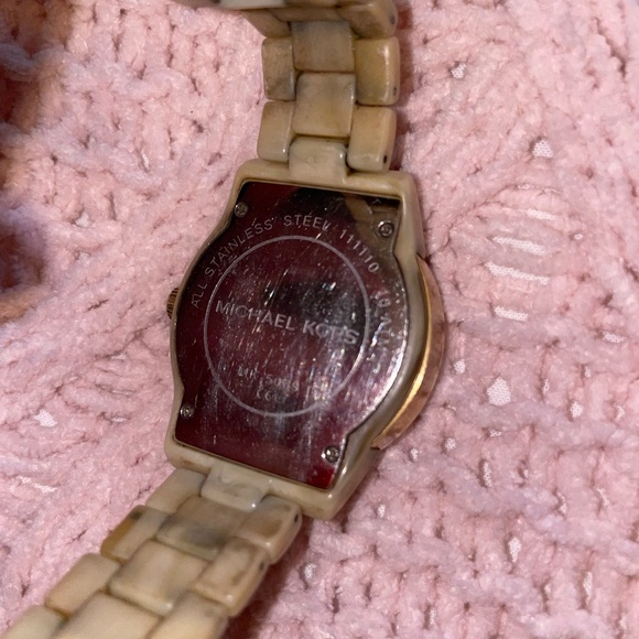 Michael Kors Watch - NEW battery - Picture 8 of 12